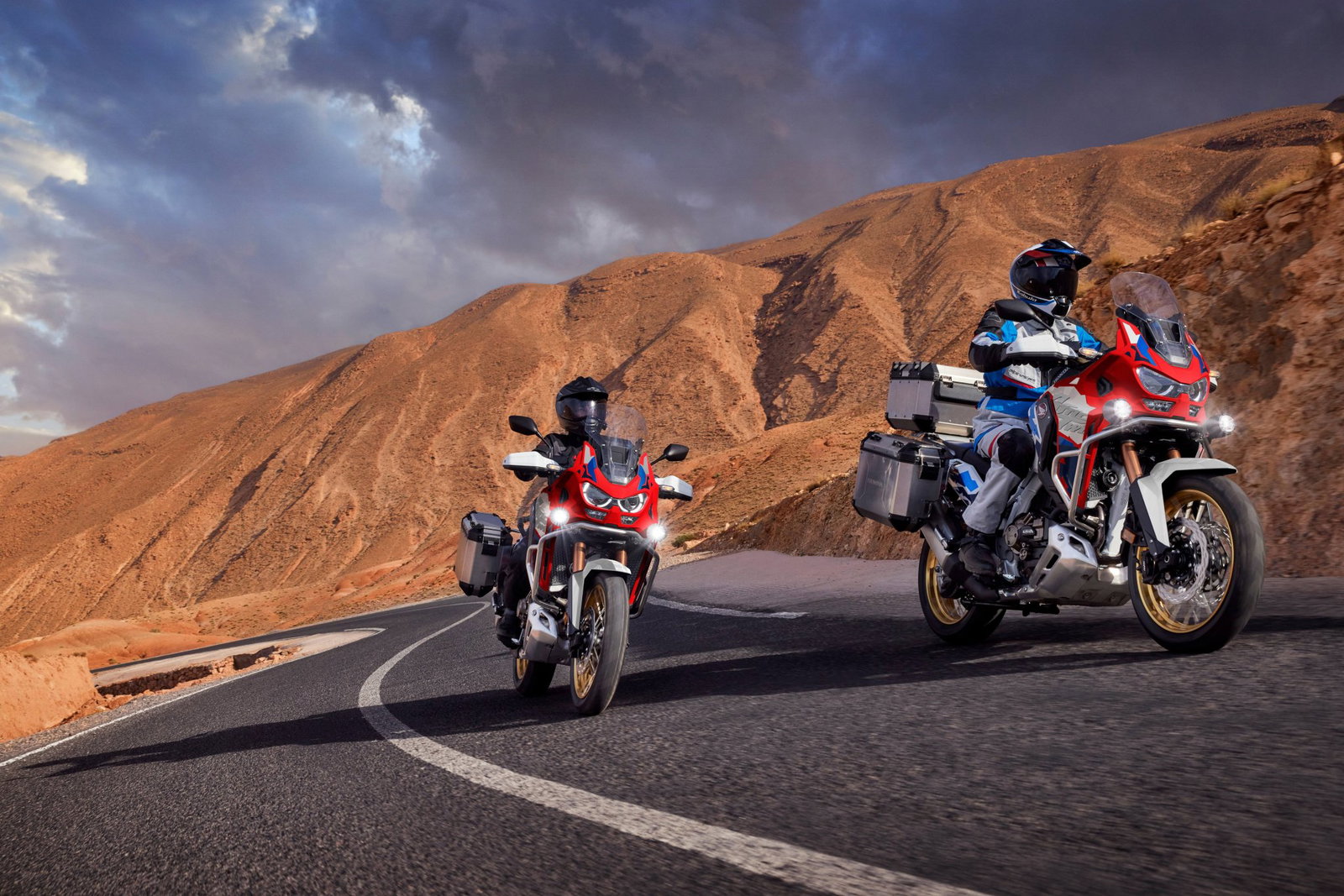 Africa Twin Adventure Sports — фотографија од постоечки модел, а не од најавениот мотоцикл.